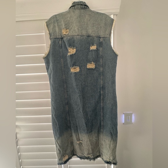 Distressed Sleeveless Denim Midi Dress - Picture 3 of 4